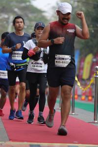 BIB: 4272, 41632, 45380
                            <button type="button" onclick="openModal(8099628)" class="btn btn-primary btn-sm float-right btn-popup" data-toggle="modal" data-target=".modal-high-quality">
                        <i class="fas fa-shopping-cart"></i> Add to Cart
                    </button>
                                            <button type="button" onclick="isThisMe(8099628, true)" class="btn btn-success btn-sm float-right btn-popup btn-isme hidden" data-toggle="tooltip" data-placement="bottom" title="นี่คือรูปของคุณใช่ไหม คลิกที่นี่เพื่อเอาเข้าอัลบั้ม">
                        <i class="fas fa-plus"></i> Add to album
                    </button>
                    <button type="button" onclick="isThisMe(8099628, false)" class="btn btn-warning btn-sm float-right btn-popup btn-isnotme hidden">
                        <i class="fas fa-ban"></i> Remove from album
                    </button>